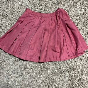 Red button/zipper pleated skirt